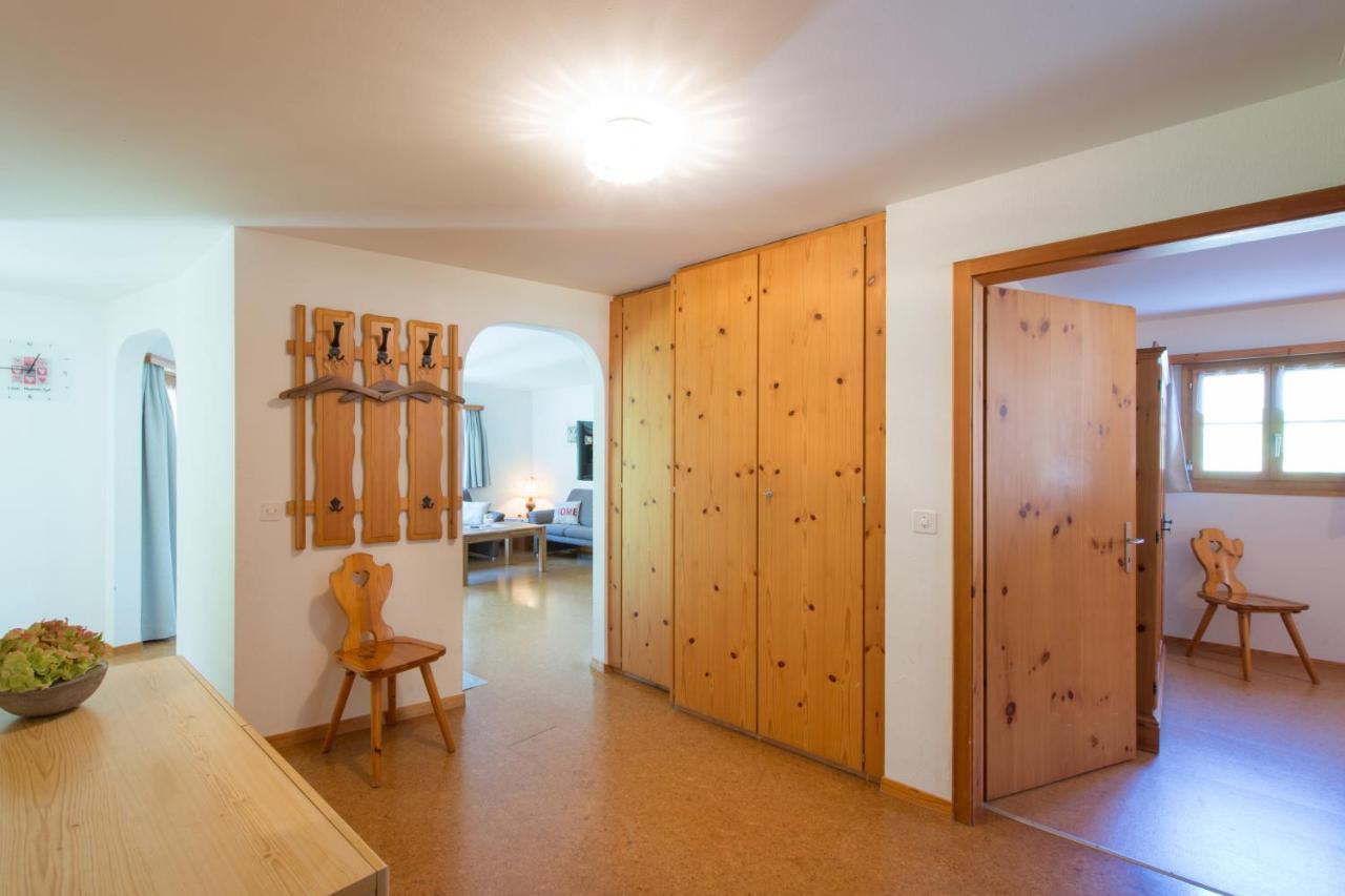 Ferienwohnungen Muntschi Andeer Room photo