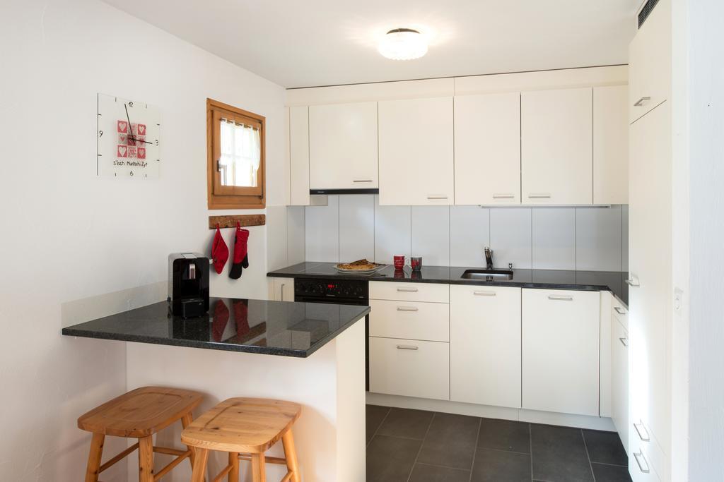 Ferienwohnungen Muntschi Andeer Room photo